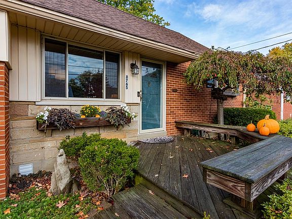 3rd image of 8765 Wicklow Ave