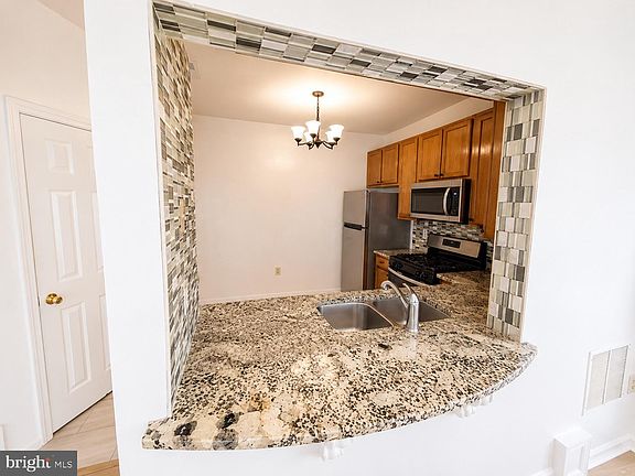 5th image of 308 Assembly Point Ct