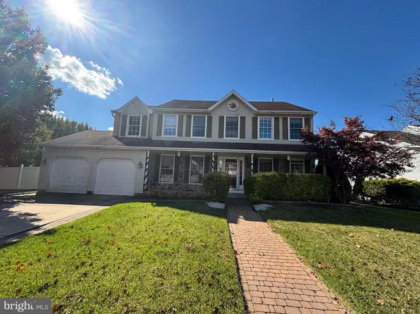 4 Firethorn Ln, Sicklerville, NJ 08081