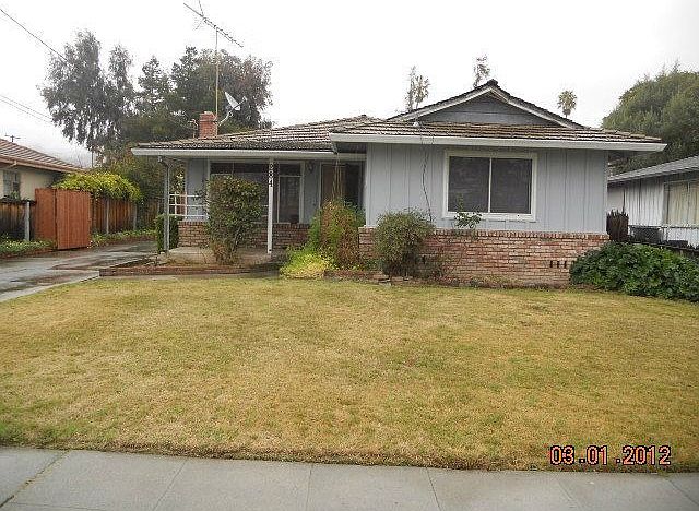 1st image of 284 Delia St