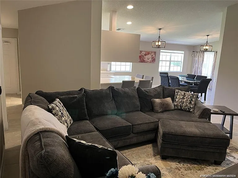 10629 SW Hartwick Dr — Photo 20