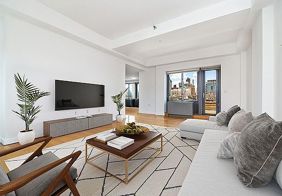 4th image of 30 W 18th St APT 17