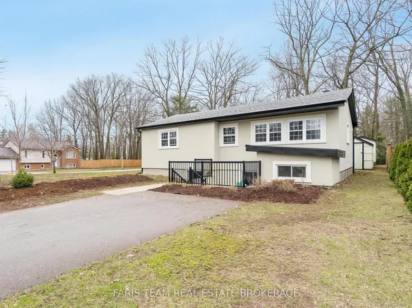 33 Frank St, Wasaga Beach, ON L9Z 1P9