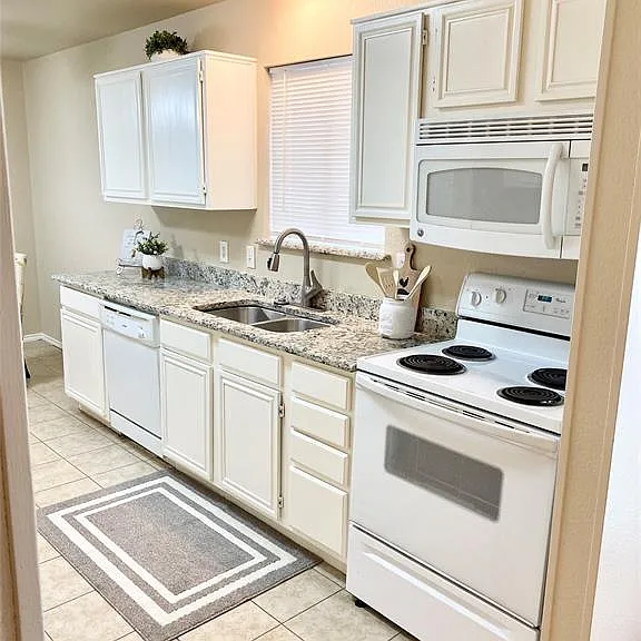 1202 Stone Creek Dr — Photo 24