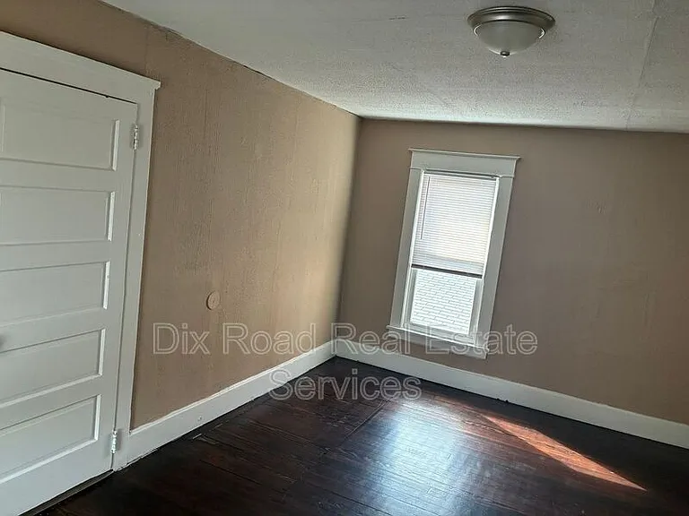 1002 Auburn St #2 — Photo 15