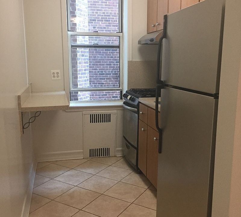2nd image of 11241 72nd Rd APT 4F