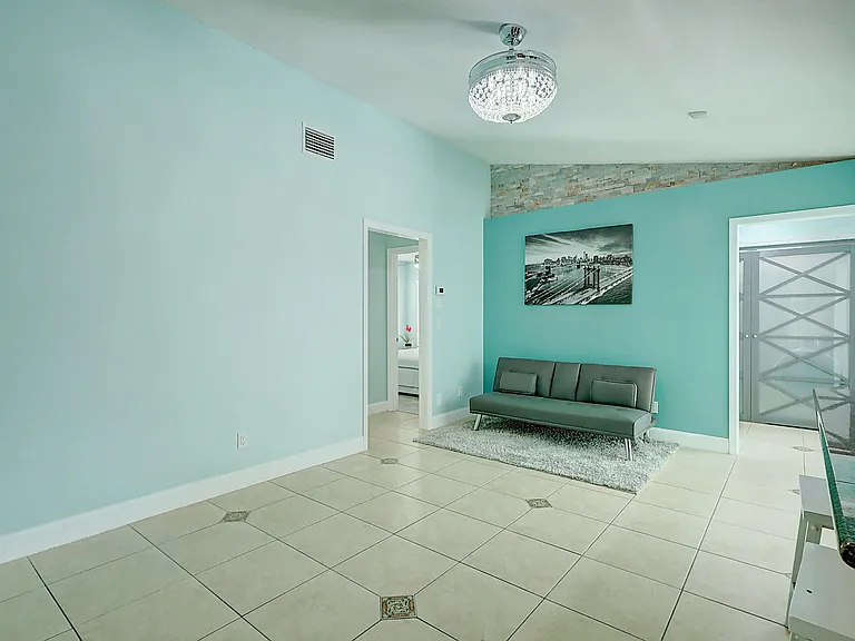 238 SW Grove Ave — Photo 24