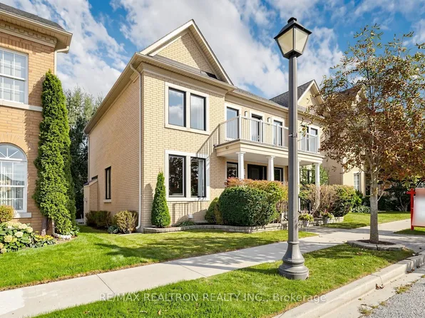 9 Gardon Ave, Markham, ON L6C 0A5