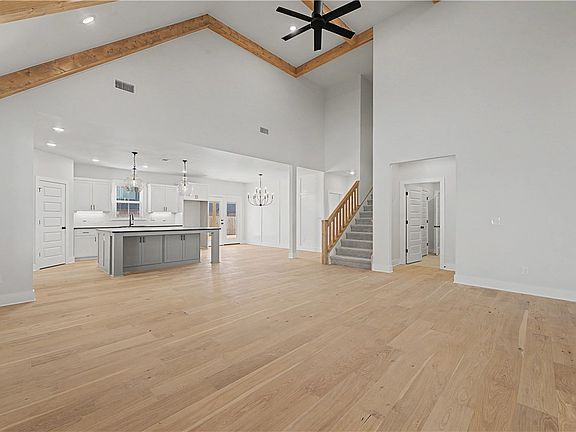 5th image of 1141 Canyon Maple St
