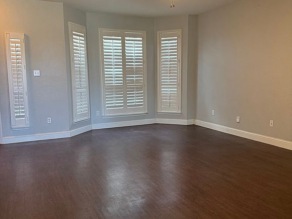 2nd image of 10905 Braemoor Dr