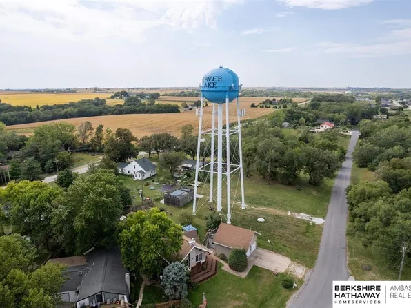 2206 Beaver Lake Blvd, Plattsmouth, NE 68048