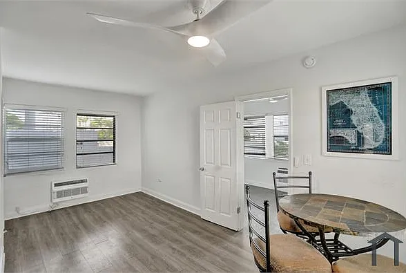 1 bed, 300 sqft, $1,795 — Photo 4