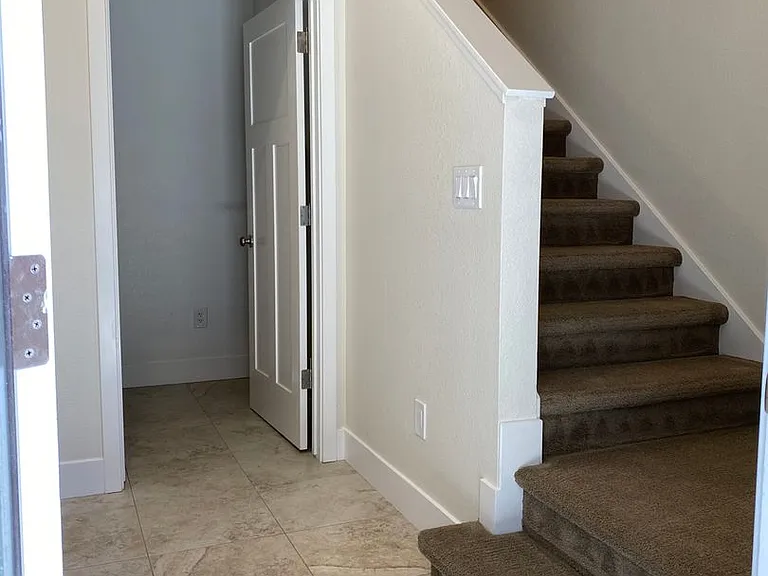 606B West St — Photo 19