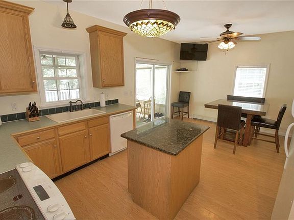 2nd image of 44 Patricia Ln