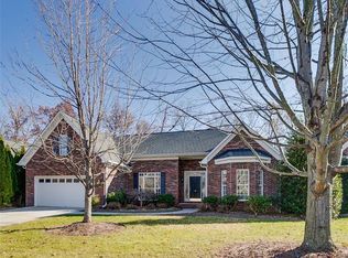 12 Bluff Ridge Ct, Greensboro, NC 27455