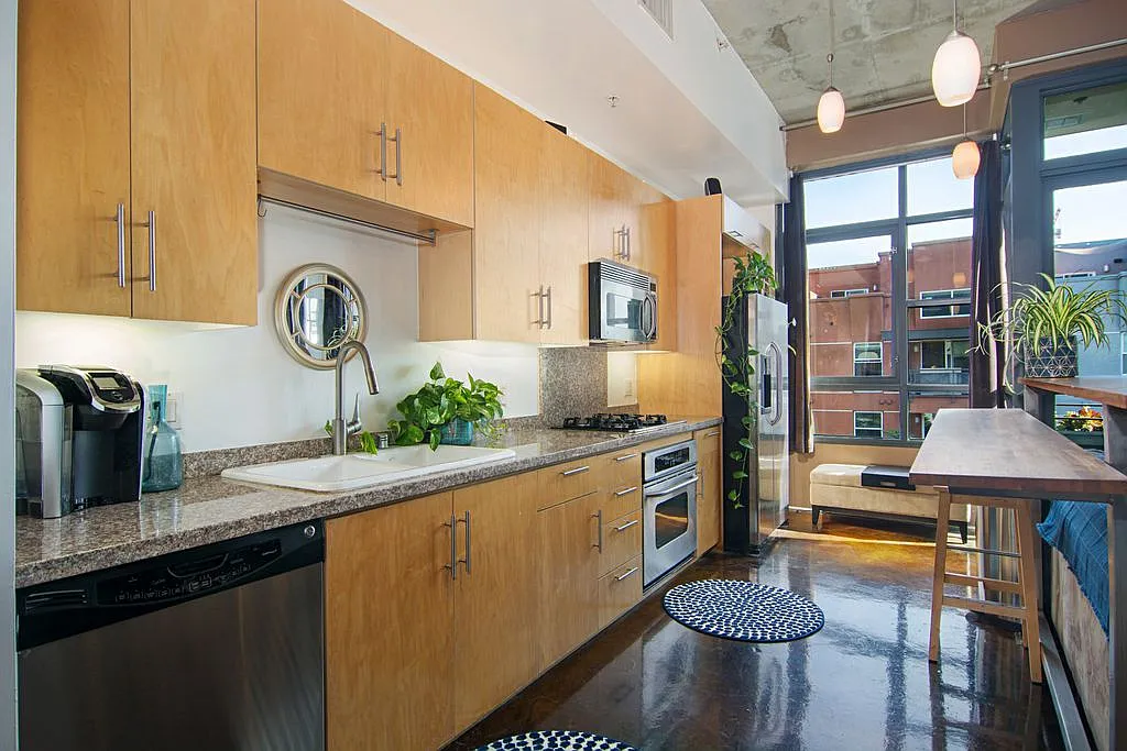 Studio, 603 sqft, $2,800 — Photo 2