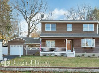 50 Cedar St, Ronkonkoma, NY 11779