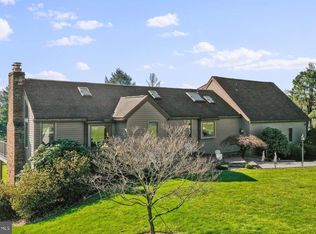 6102 Fairway Dr W, Fayetteville, PA 17222