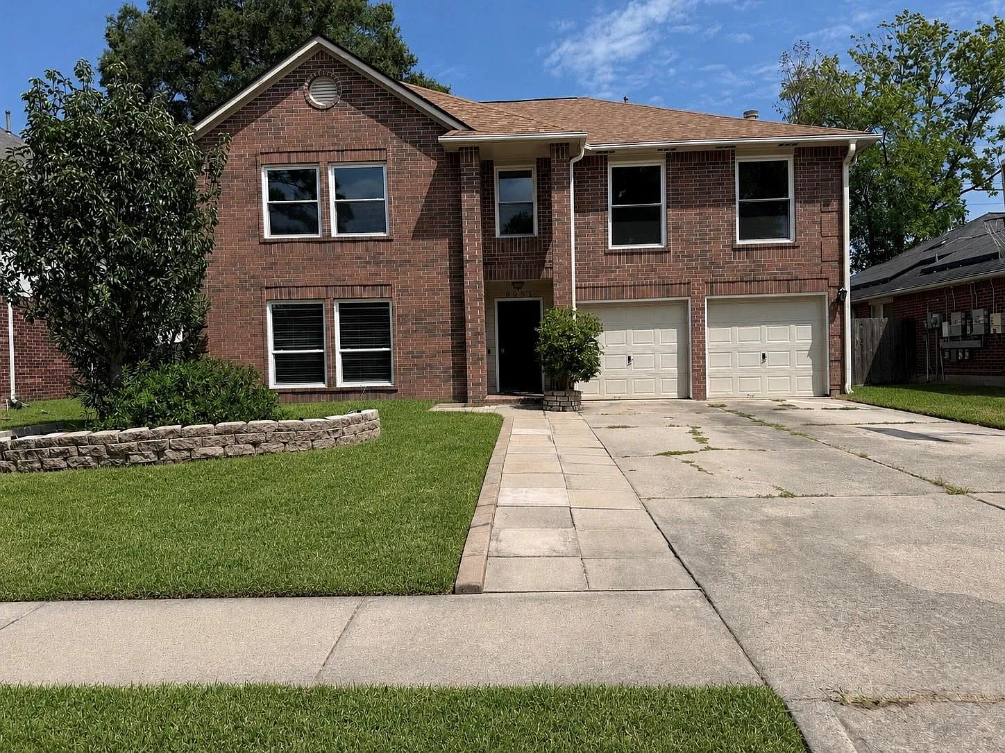 4 bed, 2.5 bath, 3208 sqft, $2,650 — Photo 1
