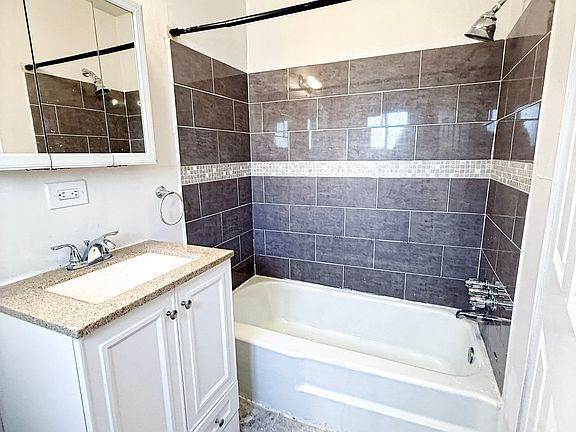 4th image of 1404 Wareman Ave APT 2