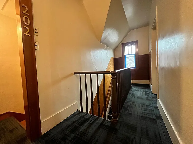 340 Jefferson St #203 — Photo 4