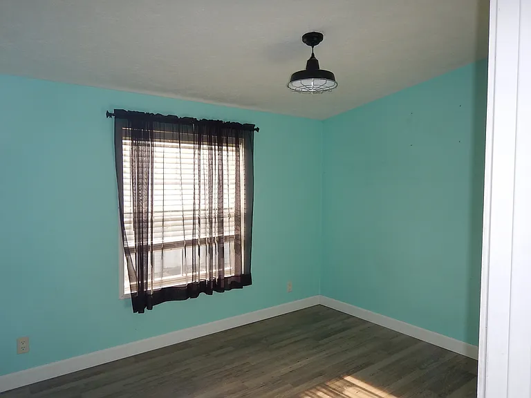 1328 Bridle Dr — Photo 16