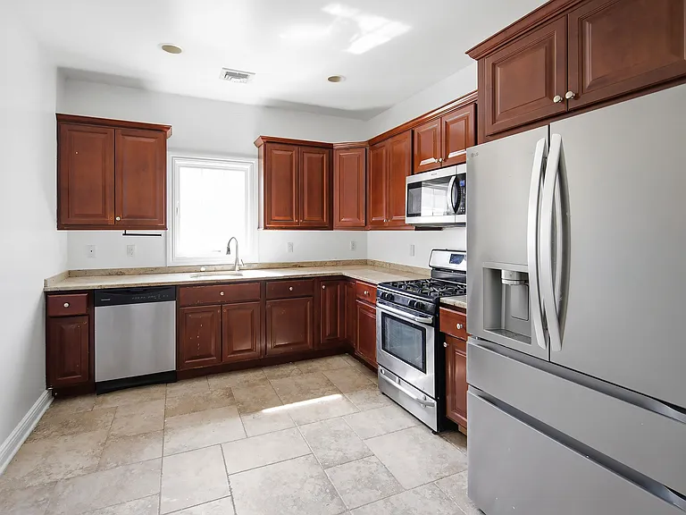 90 Terrace Ave #1 — Photo 7