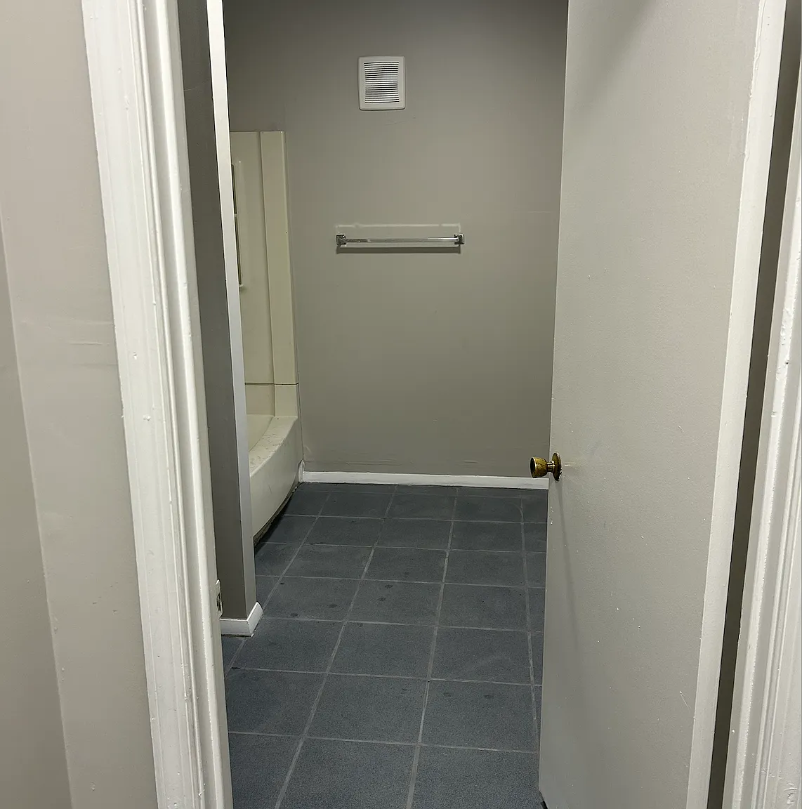 1 bed, 900 sqft, $975 — Photo 3
