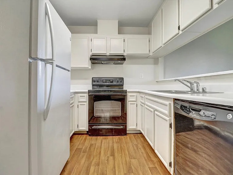 291 E Mel Ave #253 — Photo 4