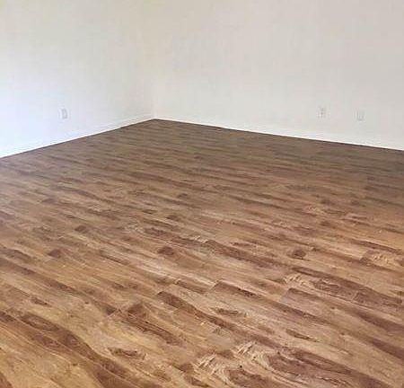 2nd image of 116 N Pacific Ave APT 1