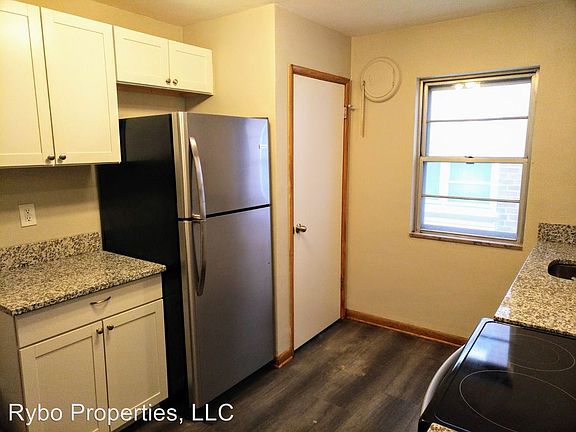 3rd image of 6521 Clayton Ave