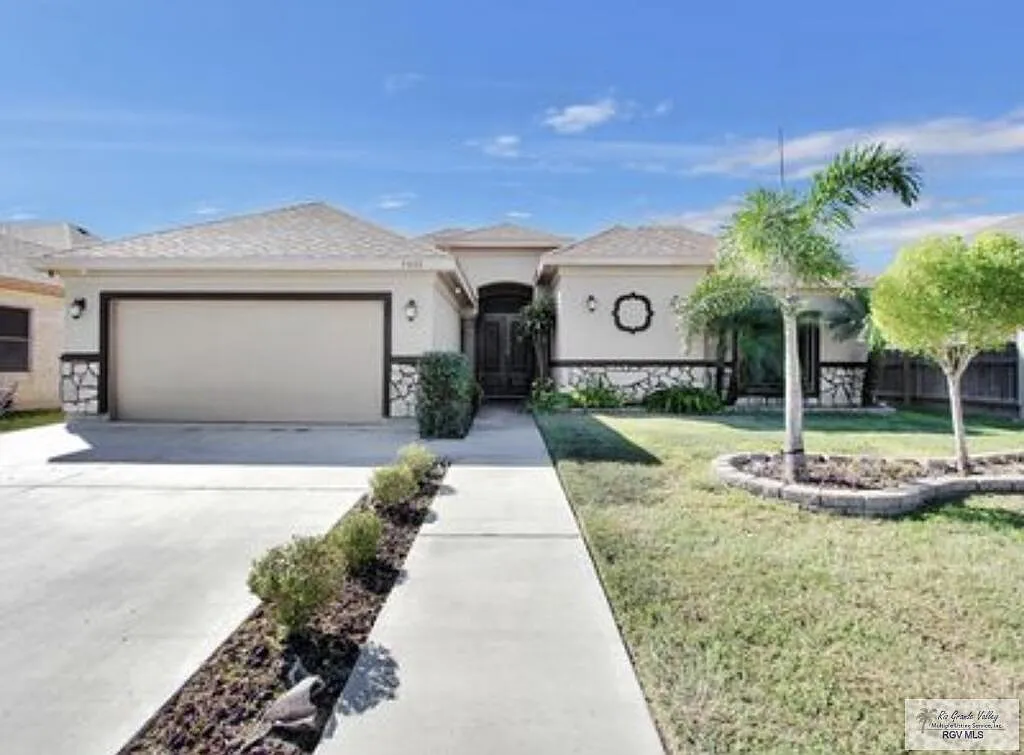 4 bed, 3.0 bath, 1976 sqft, $2,500 — Photo 1