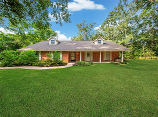 8726 Dogwood Dr, Tomball, TX 77375
