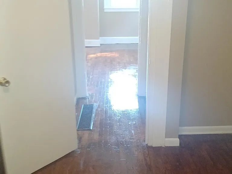 172 Devonia Ave — Photo 5