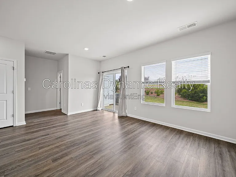 4080 County Down Ave — Photo 6