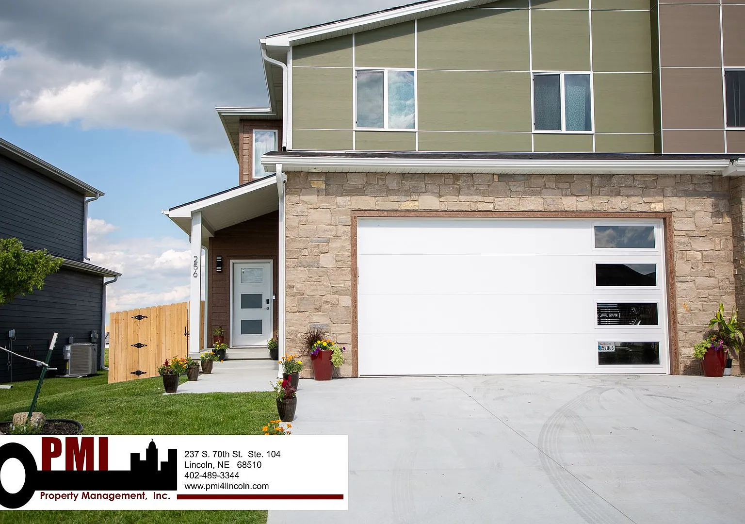 4 Bedroom and 4 bathroom Duplex partially furnished or unfurnished, for Rent — Photo 1