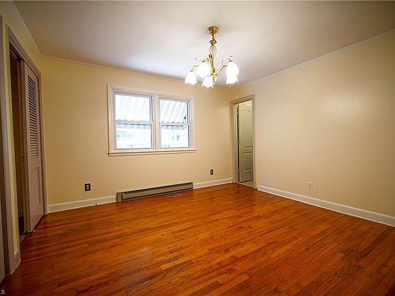 3rd image of 608 S Williamson Ave