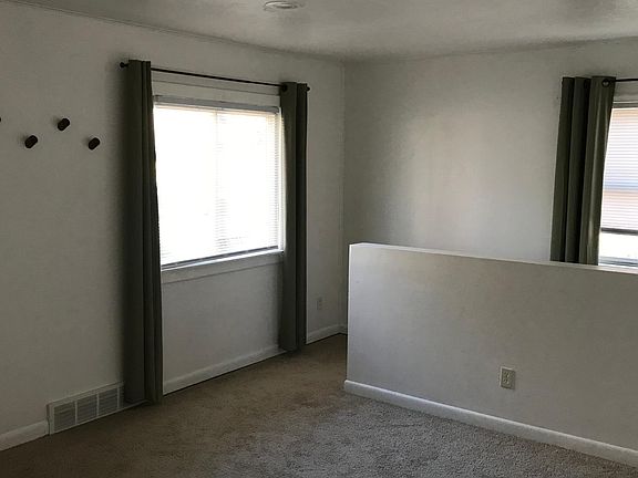 4th image of 117 W Westwood Ave