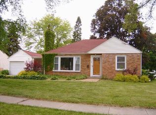 752 Oakley Ave, Elgin, IL 60123