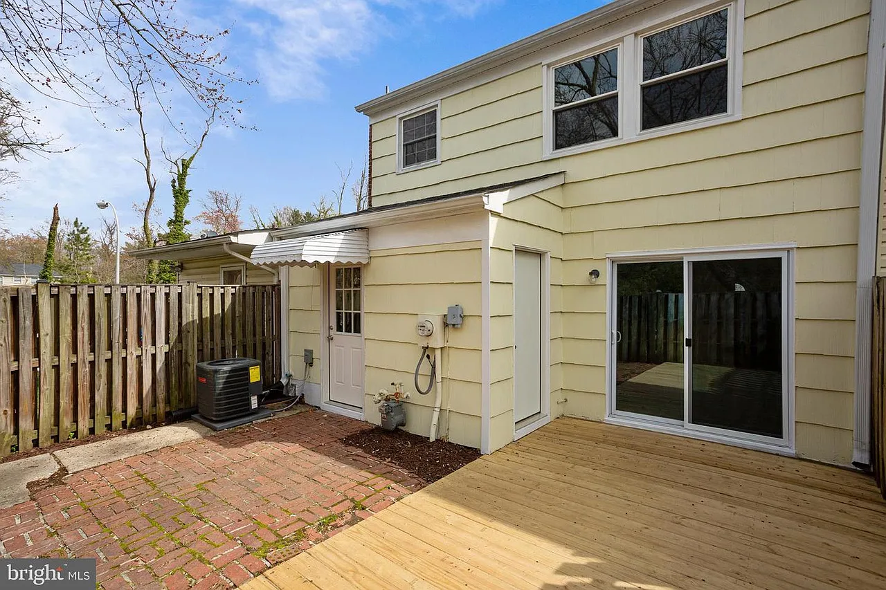 3 bed, 1538 sqft, $3,599 — Photo 2