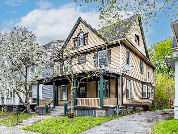 3rd image of 184 Wellington Ave