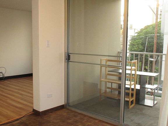 2nd image of 1624 Dole St APT 303