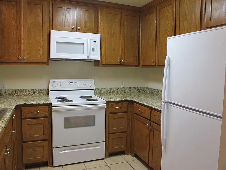 304 Mockingbird Ln — Photo 8
