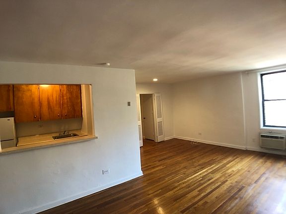 5th image of 315 Ocean Pkwy #6Y
