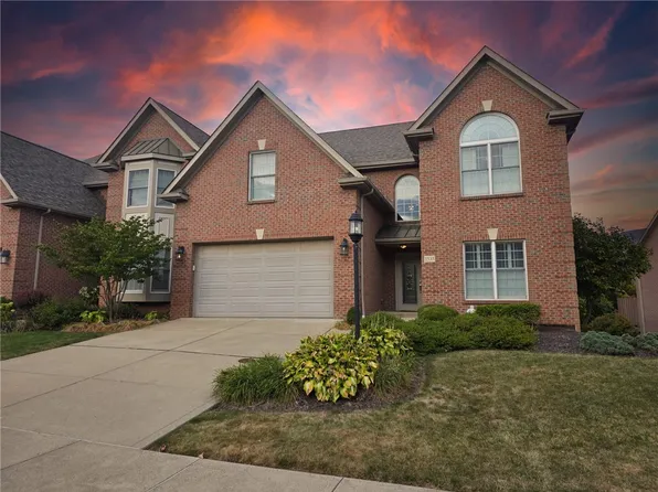 1533 Staunton Dr, Coraopolis, PA 15108