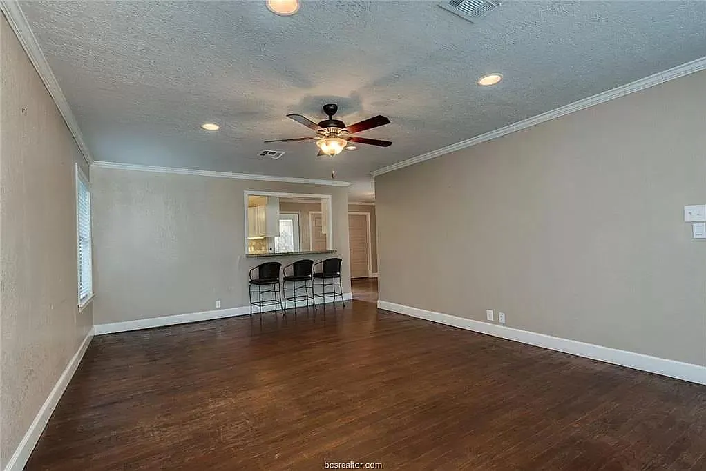 515 Kyle Ave — Photo 4