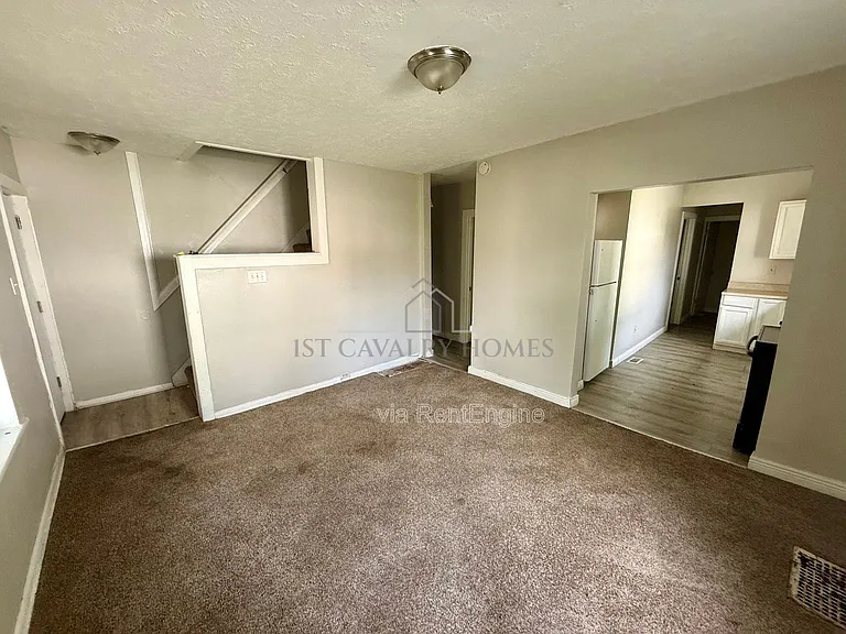 289 Sumner Ct — Photo 3