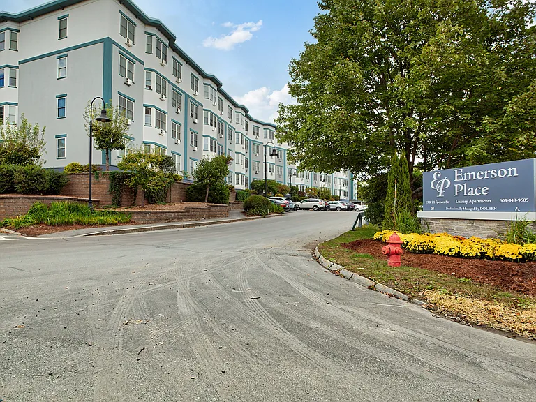 Emerson Place Apartments — Photo 14
