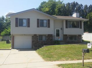 14257 Rose Lane Rd, Omaha, NE 68138