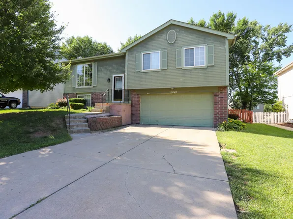 15323 Spencer St, Omaha, NE 68116